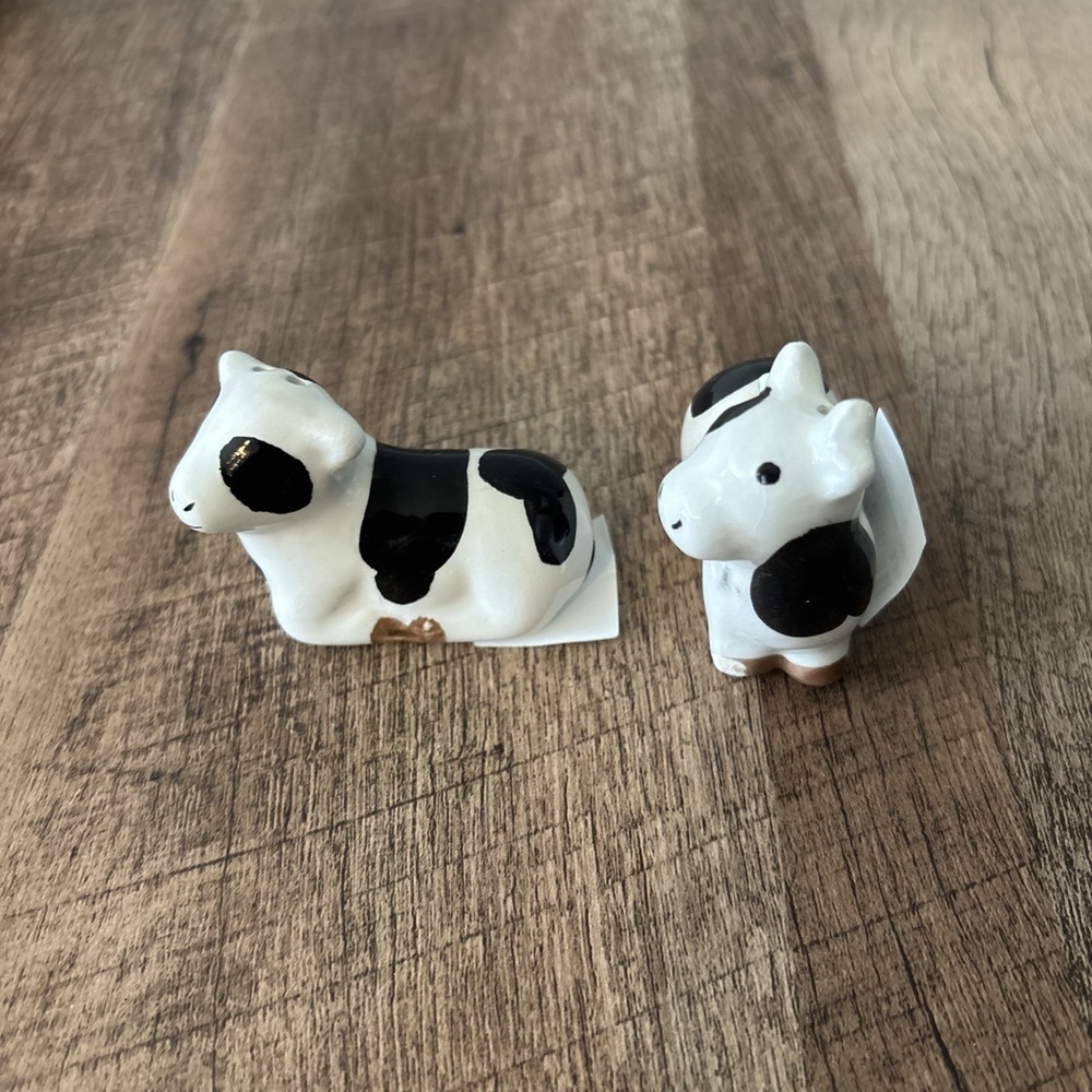 Vintage Stoneware COWS CALF Salt Pepper Shakers Set Cottage Core